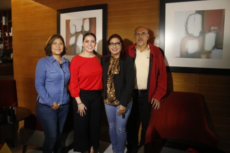 Anilú Ingram Vallines, diputada federal, se reunió con maestros de estancias infantiles del programa federal <em>Prospera</em>, que se encuentran preocupados por el recorte presupuestal de más de 8 mil millones de pesos. A los docentes les adeudan todo el mes de diciembre y no saben si reanudadan el servicio el próximo lunes.