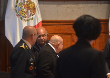 En Palacio de Gobierno de Veracruz se llevó a cabo la Primera Sesión Ordinaria del Consejo Estatal de Salud, presidida por el Gobernador Cuitláhuac García y el secretario de Salud, Roberto Ramos Alor; contando con la presencia del Secretario de Gobierno, Eric Cisneros Burgos; de Educación, Zenyazen Escobar García; de Protección Civil, Guadalupe Osorno Maldonado; de Desarrollo Económico, Ernesto Pérez Astorga; y la directora general del DIF Estatal, Verónica Aguilera Tapia, entre otros. 