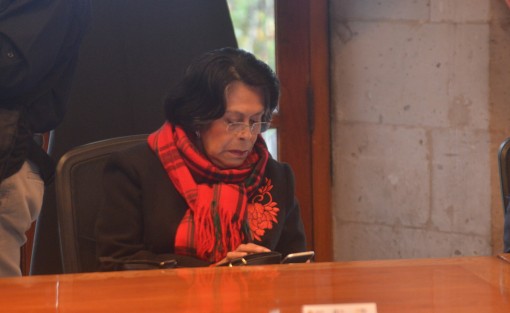 En Palacio de Gobierno de Veracruz se llevó a cabo la Primera Sesión Ordinaria del Consejo Estatal de Salud, presidida por el Gobernador Cuitláhuac García y el secretario de Salud, Roberto Ramos Alor; contando con la presencia del Secretario de Gobierno, Eric Cisneros Burgos; de Educación, Zenyazen Escobar García; de Protección Civil, Guadalupe Osorno Maldonado; de Desarrollo Económico, Ernesto Pérez Astorga; y la directora general del DIF Estatal, Verónica Aguilera Tapia, entre otros. 
