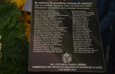 En la Conmemoración del Día del Periodista fue develada una placa como reconocimiento del Gobierno del Estado a los comunicadores asesinados en el estado en años recientes.  