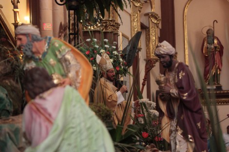 El arzobispo de Xalapa, Hipólito Reyes Larios, explicó que esta fiesta católica de la Epifanía, popularmente conocida como Día de Reyes, es la conmemoración de la revelación de Jesús para todo el mundo. 