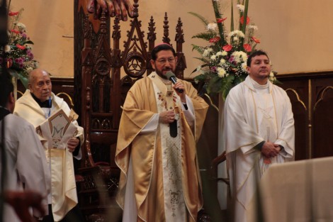 Todos están invitados a conocer a Dios, a Jesús y su palabra, aunque desafortunadamente en estos días la gente se deja llevar más por la ambición, los placeres y el poder, expresó el arzobispo de Xalapa, Hipólito Reyes. 