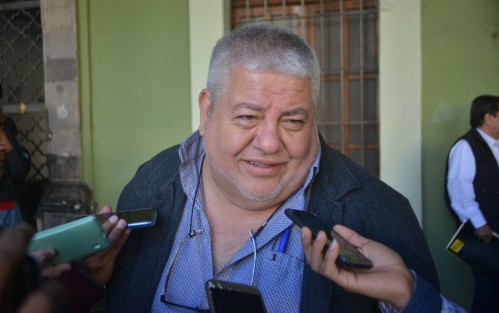 No habrá menoscabo en los servicios de salud del IMSS o del ISSSTE por la universalización que ya está en marcha y tendrá que estar funcionando al 100 por ciento en 3 años dijo el delegado federal, Manuel Huerta. 
