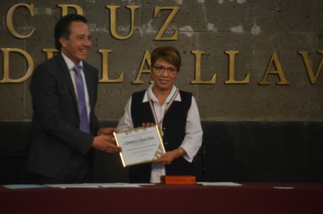 Al reconocer la labor de las enfermeras y los enfermeros veracruzanos, el gobernador Cuitláhuac García Jiménez anunció que el Sistema Nacional de Salud se dignificará y unificará para brindar una asistencia integral.