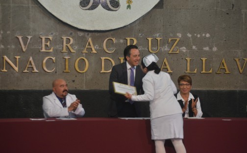 García Jiménez dijo que entre los beneficios a la reingeniería de salud, se basificará a los trabajadores y se hará la homologación para otorgar beneficios, de manera que se garantice el derecho a la salud de todo ciudadano.