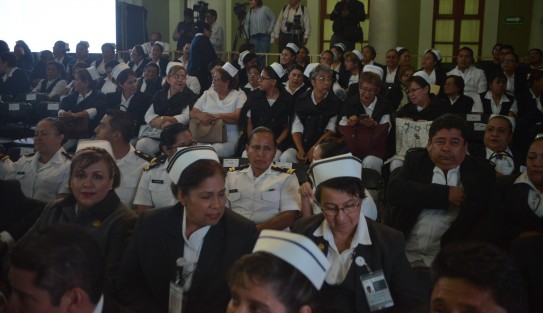 Al reconocer la labor de las enfermeras y los enfermeros veracruzanos, el gobernador Cuitláhuac García Jiménez anunció que el Sistema Nacional de Salud se dignificará y unificará para brindar una asistencia integral.