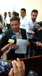 Fue así como el diputado Cazarín sacó a relucir que ese baño fue remodelado recientemente y para lo cual se invirtieron 7 millones de pesos, al parecer fue el 63 legislatura, pronto saldrá la celda. 