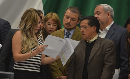 Pese a los intentos de panistas para detener la aprobación de la reforma que faculta al Congreso para remover al Fiscal de Veracruz, la misma fue aprobada con el aval de 132 cabildos municipales veracruzanos. 