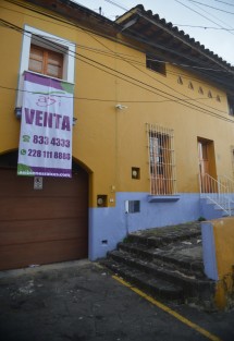 La sobrina del escritor Sergio Pitol puso en venta o renta, la casa donde el escritor pasara sus últimos años. La heredera del maestro dijo que no hubo interés de las autoridades locales, estatales ni de la UV en conservarla como museo, al parecer nadie se acercó a comprarle el patrimonio. 
