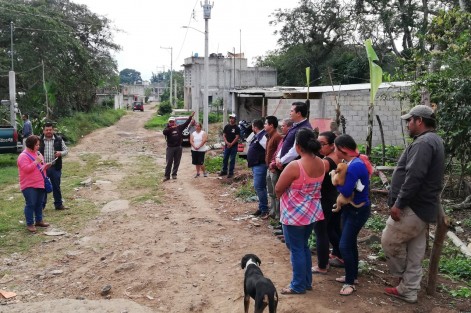 El Alcalde de Coatepec, Enrique Fernández, acompañado de su Comuna, visitó la Congregación de Tuzamapan para inaugurar 2 obras de electrificación: una en la Privada Benito Juárez y la otra en la Calle Cantarilla, en beneficio de más de 150 familias. 