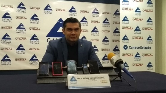 El Dr. J. Miguel Hernández Hernández, Vicepresidente de CANACO Orizaba, informó que ciudadanos podrán acudir al módulo del SAT, que miembros de la Cámara  Nacional de Comercio han gestionado, ante el cierre de las oficinas de esta dependencia, el cual estará funcionando en breve.  