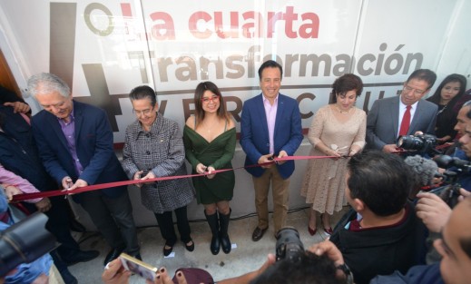 El gobernador Cuitláhuac García Jiménez, en compañía de diputados locales, federales y del alcalde Xalapa, inauguraron ‪la Casa de Vinculación Ciudadana, en Ávila Camacho número 162, colonia Centro de la capital del Estado.‬  