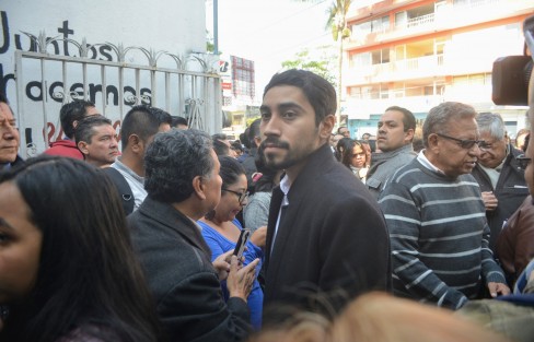 El gobernador Cuitláhuac García Jiménez, en compañía de diputados locales, federales y del alcalde Xalapa, inauguraron ‪la Casa de Vinculación Ciudadana, en Ávila Camacho número 162, colonia Centro de la capital del Estado.‬  
