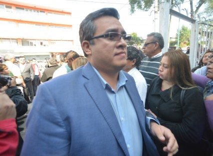 El gobernador Cuitláhuac García Jiménez, en compañía de diputados locales, federales y del alcalde Xalapa, inauguraron ‪la Casa de Vinculación Ciudadana, en Ávila Camacho número 162, colonia Centro de la capital del Estado.‬ 