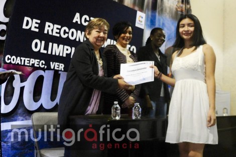 El Ayuntamiento de Coatepec, entregó reconocimientos a entrenadores y atletas participantes en la pasada olimpiada 2018. Dicho evento se llevó a cabo en el auditorio Benito Juárez del palacio municipal.