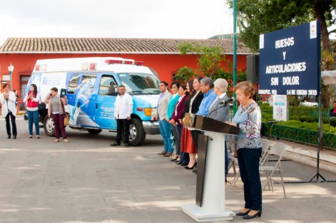 En el parque Miguel Hidalgo, de la ciudad de Coatepec, se inauguró  la Jornada de salud, Huesos y Articulaciones sin Dolor. 
