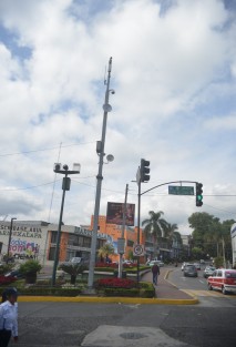 El alcalde de Xalapa, Hipólito Rodríguez, reiteró que las cámaras de videovigilancia instaladas por la pasada administración municipal, no funcionan. 