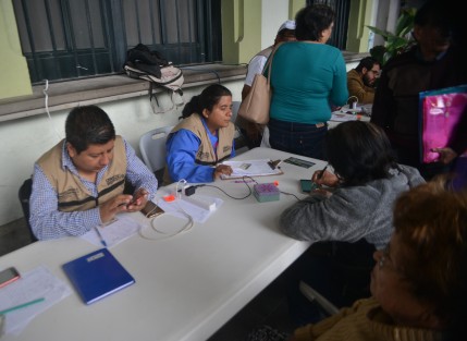 Continúa el registro de adultos mayores y personas con capacidades diferentes a los distintos programa federales  de ayuda. A decir de los servidores, será hasta el fin de mes cuando termine el registro.