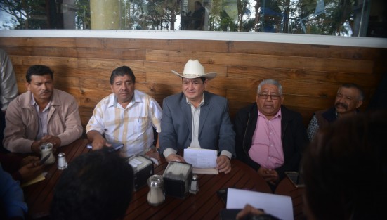 Encabezados por Constantino Aguilar Aguilar, integrantes del Consejo Nacional Independiente de Campesinos y Ecologistas dijeron estar a favor de la creación del nuevo Instituto Nacional del Café.