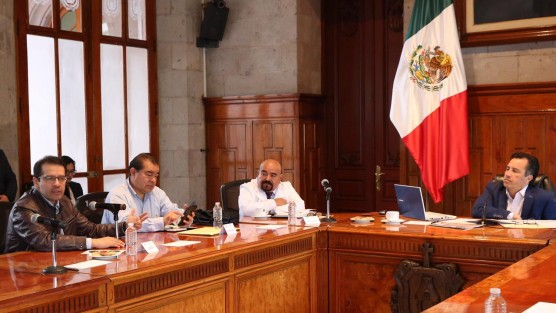 El Director General del Instituto de Seguridad y Servicios Sociales de los Trabajadores del Estado (ISSSTE), Luis Antonio Ramírez Pineda, junto con el Gobernador de Veracruz, Cuitláhuac García Jiménez, informó que el instituto reforzará la profesionalización del personal médico y de enfermería, principalmente en el área de urgencias, además mejorará los servicios, siempre con calidez hacia derechohabientes y toda la población que lo requiera. 