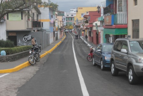 Luego de las inconformidades de los vecinos por la mala obra de reencarpetamiento de un tramo de la calle Gutiérrez Zamora de Xalapa, la calle volvió a ser cerrada, presuntamente para corregir los defectos de la misma. 