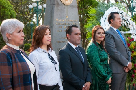 En la ciudad de Coatepec fue recordado el 147 aniversario del natalicio de la Hija predilecta de Coatepec, María Enriqueta Camarillo. En el homenaje participaron representantes de los diversos sectores coatepecanos, desde los pequeños escolapios, hasta las autoridades municipales.
