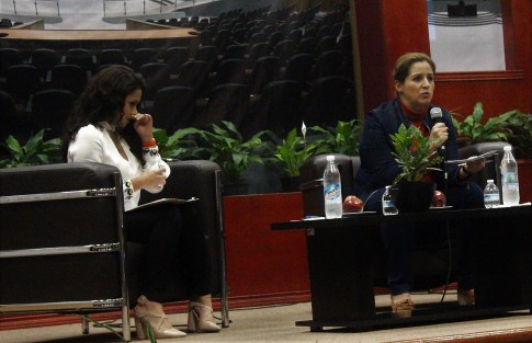 La diputada federal Martha Angélica Tagle Martínez, impartió la conferencia Los retos y desafíos de la paridad de género en la política mexicana, este viernes, en el auditorio Sebastián Lerdo de Tejada del Congreso de Veracruz. 