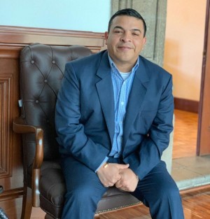  Juan Javier Gómez Cazarín, presidente de la Junta de Coordinación Política (JUCOPO), y líder del grupo legislativo de Morena en el Congreso Local.
