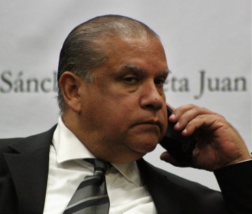 El presidente de la Mesa Directiva de la LXV Legislatura del Estado, diputado José Manuel Pozos Castro, sostuvo una reunión con la Unión de Asociaciones Civiles, Turísticas y de Servicios de Tuxpan, encabezados por su presidente, Gabriel Gómez Ruiz, a quienes expresó su respaldo para impulsar, desde el Congreso de Veracruz, las acciones que permitan fortalecer a este sector.