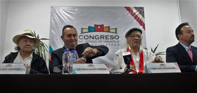 El presidente de la Mesa Directiva de la LXV Legislatura del Estado, diputado José Manuel Pozos Castro, sostuvo una reunión con la Unión de Asociaciones Civiles, Turísticas y de Servicios de Tuxpan, encabezados por su presidente, Gabriel Gómez Ruiz, a quienes expresó su respaldo para impulsar, desde el Congreso de Veracruz, las acciones que permitan fortalecer a este sector.