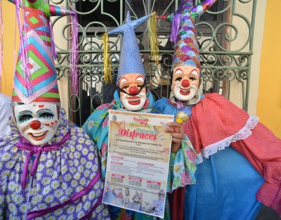  Autoridades del Ayuntamiento de Teocelo, Ver.  encabezados por el alcalde Mario Chama Díaz y la Presidenta del DIF Municipal, Mara Chama, presentaron la primera de sus tradicionales fiestas patronales, en honor al Santo Entierro, a realizarse del 23 al 27 de enero. 
