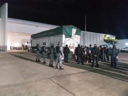 La Secretaría de Seguridad Pública (SSP) informó que el programa Unidos para la Construcción de la Paz, coordinado por fuerzas del orden federal y estatal, logró rescatar a 102 migrantes en el municipio de Acayucan, los cuales eran transportados en un tracto camión.  