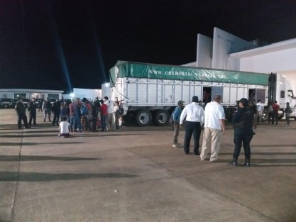 La Secretaría de Seguridad Pública (SSP) informó que el programa Unidos para la Construcción de la Paz, coordinado por fuerzas del orden federal y estatal, logró rescatar a 102 migrantes en el municipio de Acayucan, los cuales eran transportados en un tracto camión.  