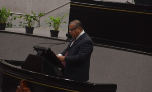 El Grupo Legislativo Mixto“Partido Revolucionario Institucional-Partido Verde Ecologista de México, (PRI-PVEM) en voz del diputado Jorge Moreno Salinas, sometieron a consideración de la LXV Legislatura, iniciativa que adicionaría diversas disposiciones a los códigos hacendarios y facultaría a los ayuntamientos a decidir el otorgamiento del 50 por ciento de descuento a las jefas de familia.