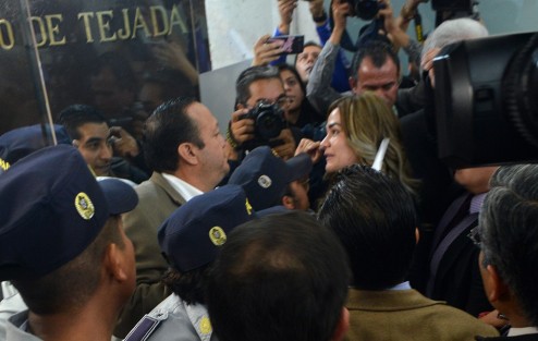 Un atropello que queda tatuado en la memoria de la diputada Josefina Gamboa, el hecho de que no la dejaran entrar a la audiencia de desahogo de pruebas de su amigo el Fiscal Jorge Winckler.  