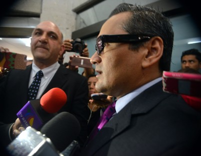 Pese a la visible sumisión que tuvo ante la administración estatal anterior, al grado que pocas veces declaraba ante medios pues era el gobernador Yunes quien informaba de actividades de la Fiscalía, Winckler Ortiz recalcó que su actuar ha sido autónomo. 