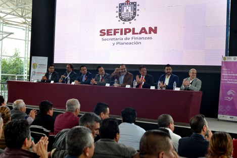 El Gobernador Cuitláhuac García Jiménez participó en el foro <em>Opciones de Financiamiento y Aplicación de Fondos Federales para Municipios</em>.  