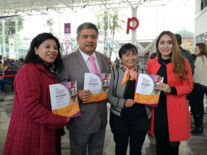 ‪El Alcalde de Teocelo Mario Antonio Chama Díaz,La Sindica Municipal Zayra del Carmen Martínez Andrade,la Presidenta del Sistema DIF Municipal, Mara Chama Villa y la Directora del Instituto Municipal de la Mujer, Mirna Martínez, asistieron al evento Cero Tolerancia contra las mujeres y niñas, mismo que se celebró en el Museo Interactivo de Xalapa.‬ H. Ayuntamiento de Teocelo. 