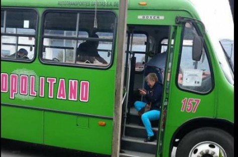 La tarde de este viernes, al menos cuatro personas resultaron lesionadas, luego de que sujetos armados abrieron fuego contra un autobús de la línea Metropolitanos, a la altura de La Ceiba.
