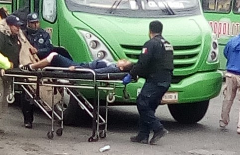 La tarde de este viernes, al menos cuatro personas resultaron lesionadas, luego de que sujetos armados abrieron fuego contra un autobús de la línea Metropolitanos, a la altura de La Ceiba.