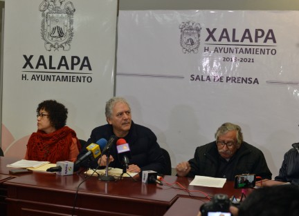 Al preguntarle sobre los 18 millones que tuvo que regresar a la federación  dijo que 10 eran lo que se le debía de impuestos al banco por guardar el dinero. 