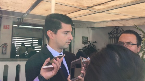 El consejero electoral del OPLE, Quintín Antar Dovarganes, minimizó el hecho de que múltiples organizaciones aspiren a constituirse como partido políticos locales, pues a su decir esto contribuye a la democracia y los recursos para prerrogativas no se incrementan. 