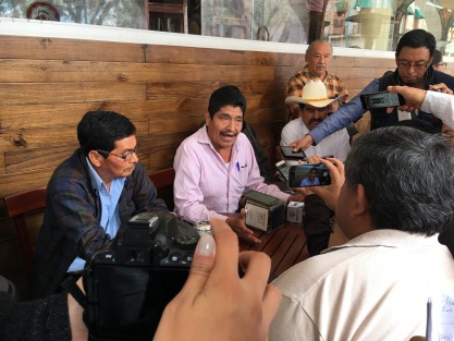 Productores de naranja piden apoyo de las autoridades federales y estatales para conseguir un mejor precio a su producto. 
Aseguran que jugueras marcan el precio, dejando a ellos mínimas ganancias. 