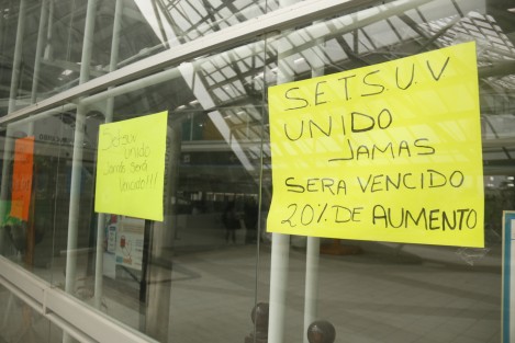 El SETSUV, exige a la Universidad Veracruzana un aumento salarial del 20 por ciento. De no acceder a su petición, estallaría la huelga el 2 de febrero.