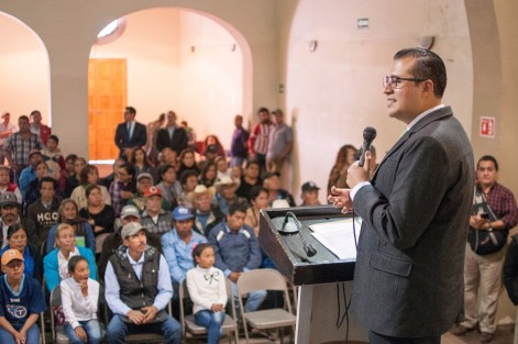 En esta entrega de 450 mil pesos estuvieron representantes de Coca Cola, Nestlé, Ingenio Mahuixtlan y del Colegio México, quienes se han sumado y contribuido activamente con este programa que ayuda a los beneficiarios a darle un uso sustentable a sus tierras, a través de cultivos que no dañan el ecosistema.  