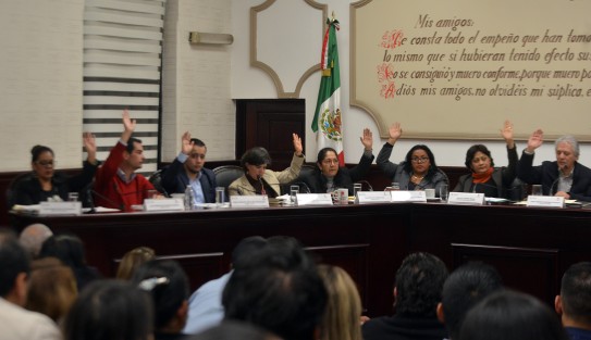Durante una larga sesión de cabildo, el Alcalde Hipólito Rodríguez y su cabildo  presumieron los mas de 50 millones recaudados durante el mes de enero con el pago del impuesto predial, y se alardeó de ser el primer municipio en hacer descuento de 50% a las personas discapacitadas. Los xalapeños ahora sí pueden esperar mucha obra publica.