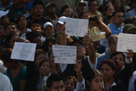  Y pese a que en el pasado el Honorable Ayuntamiento de Córdoba negaba los permisos para eventos de MORENA y Andrés Manuel López Obrador, este domingo se vio abarrotado el parque 21 de Mayo de la Ciudad de los 30 Caballeros en la visita de AMLO como Presidente de la República.  