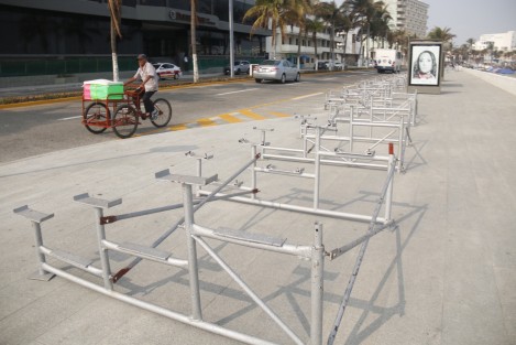 Inició la colocación de gradas sobre el bulevar Ávila Camacho, para poder disfrutar de los desfiles del Carnaval 2019 que tendra lugar del 27 de febrero al 7 de marzo.  