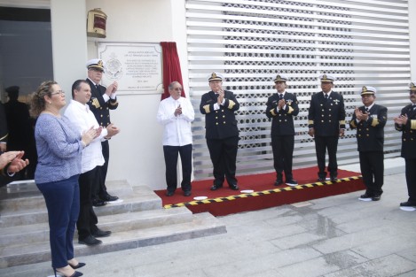 El director general de puertos y Marina Mercante, Héctor López Gutiérrez, asistió a la inauguración de la Plaza de la Marina Mercante. De igual forma, el funcionario federal develó una placa conmemorativa por los cien Años de la Escuela Náutica Mercante <em>Fernando Siliceo y Torres</em>.