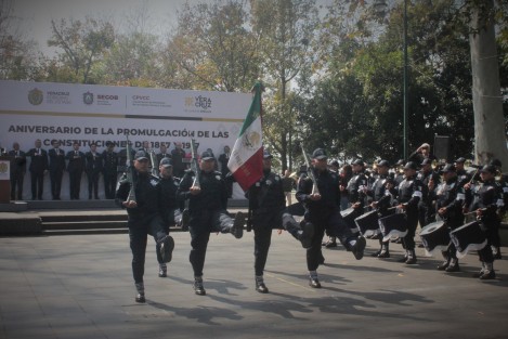 Con la participación de representantes de las autoridades estatales y locales, así como militares y civiles, se conmemoró en el parque Benito Juárez los aniversarios 162 y 102, de las Constituciones de 1857 y 1917, respectivamente.  